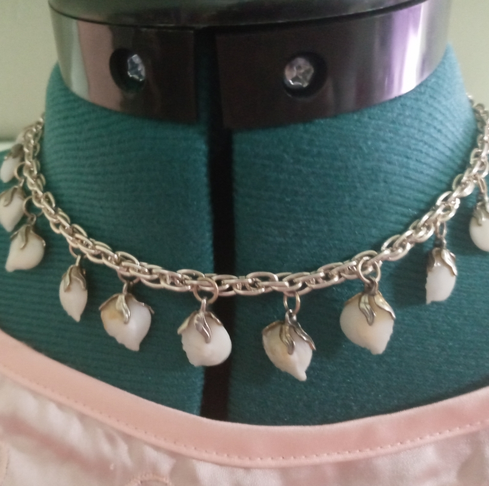 Vintage Flower Choker